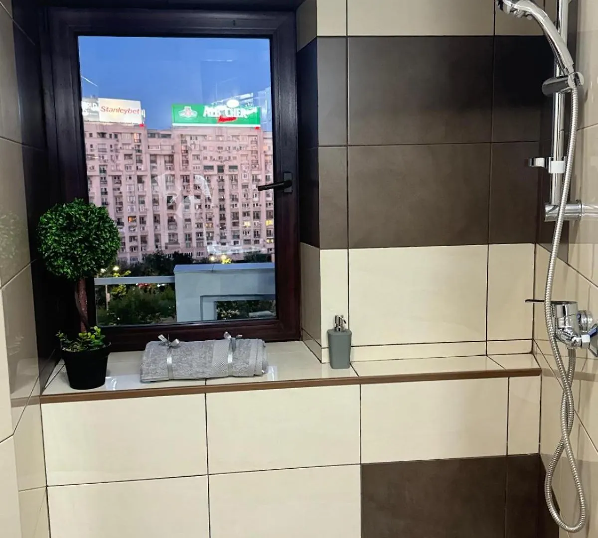 3 Rooms Unirii Square Alba Iulia 75 Bucharest 0*,