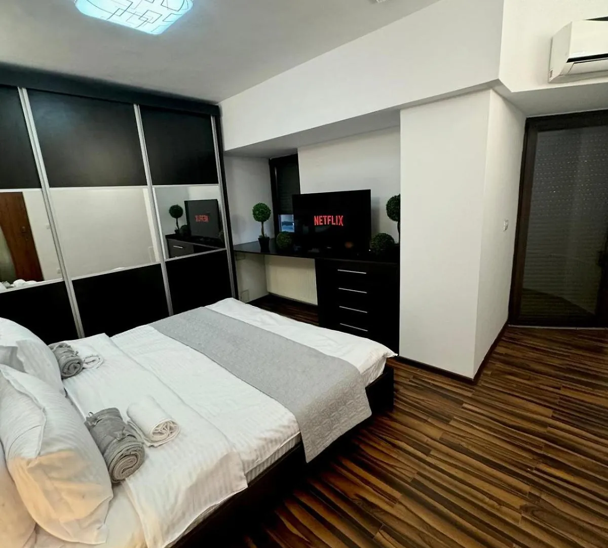 3 Rooms Unirii Square Alba Iulia 75 Bucharest Romania