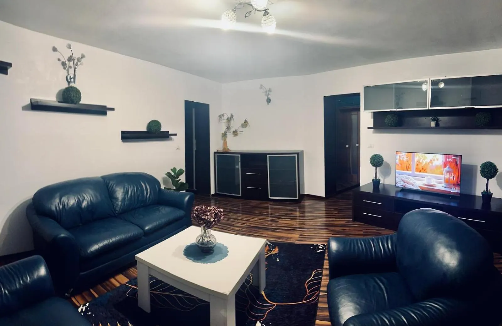 3 Rooms Unirii Square Alba Iulia 75 Bucharest Romania