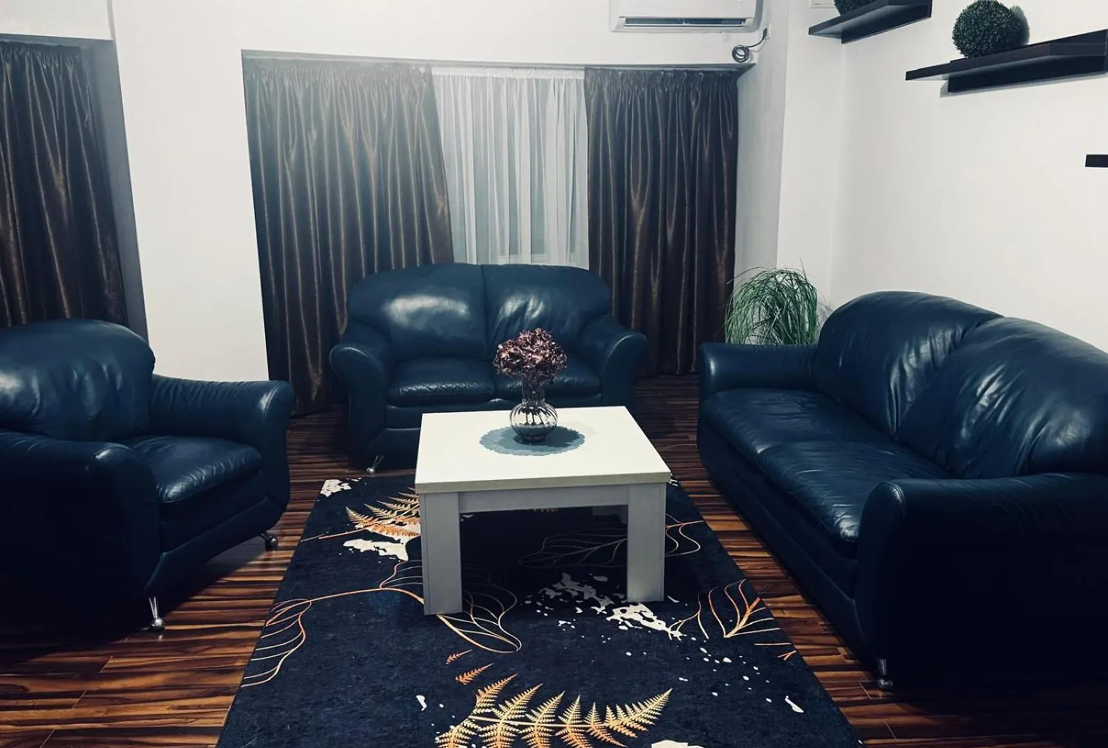 3 Rooms Unirii Square Alba Iulia 75 Bucharest