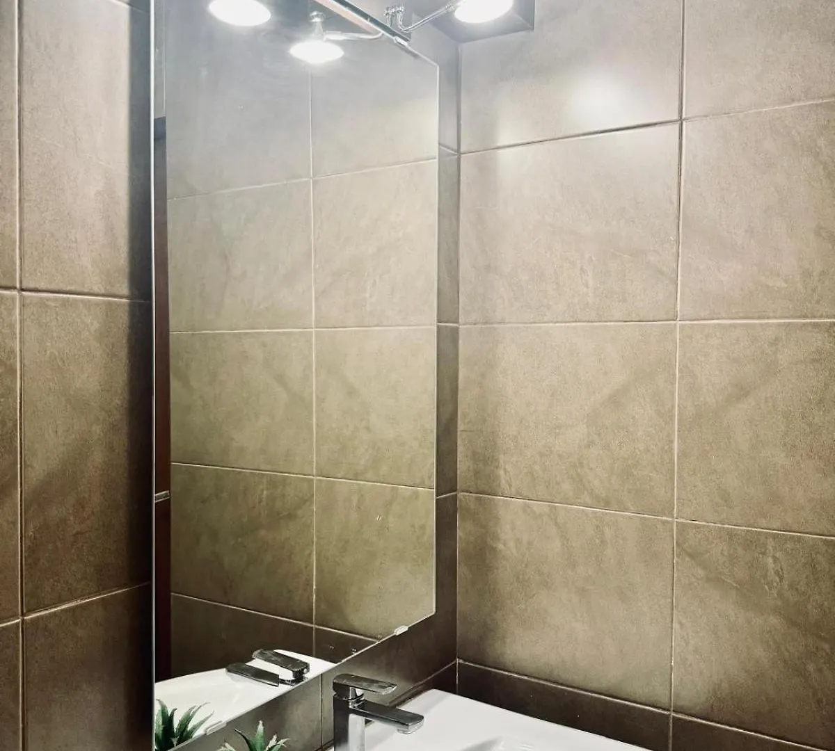3 Rooms Unirii Square Alba Iulia 75 Bucharest 0*,  Romania