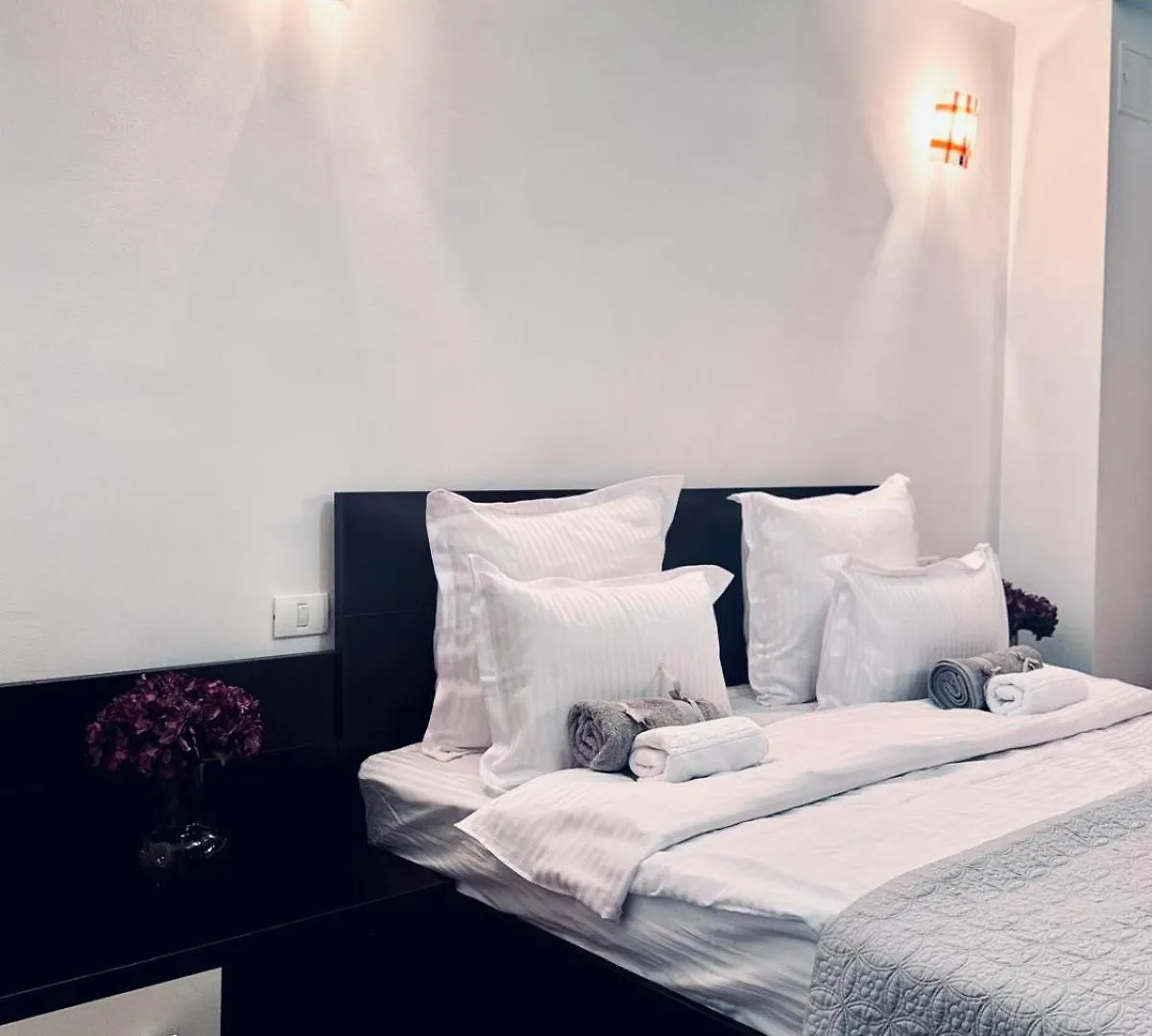 3 Rooms Unirii Square Alba Iulia 75 Bucarest 0*,